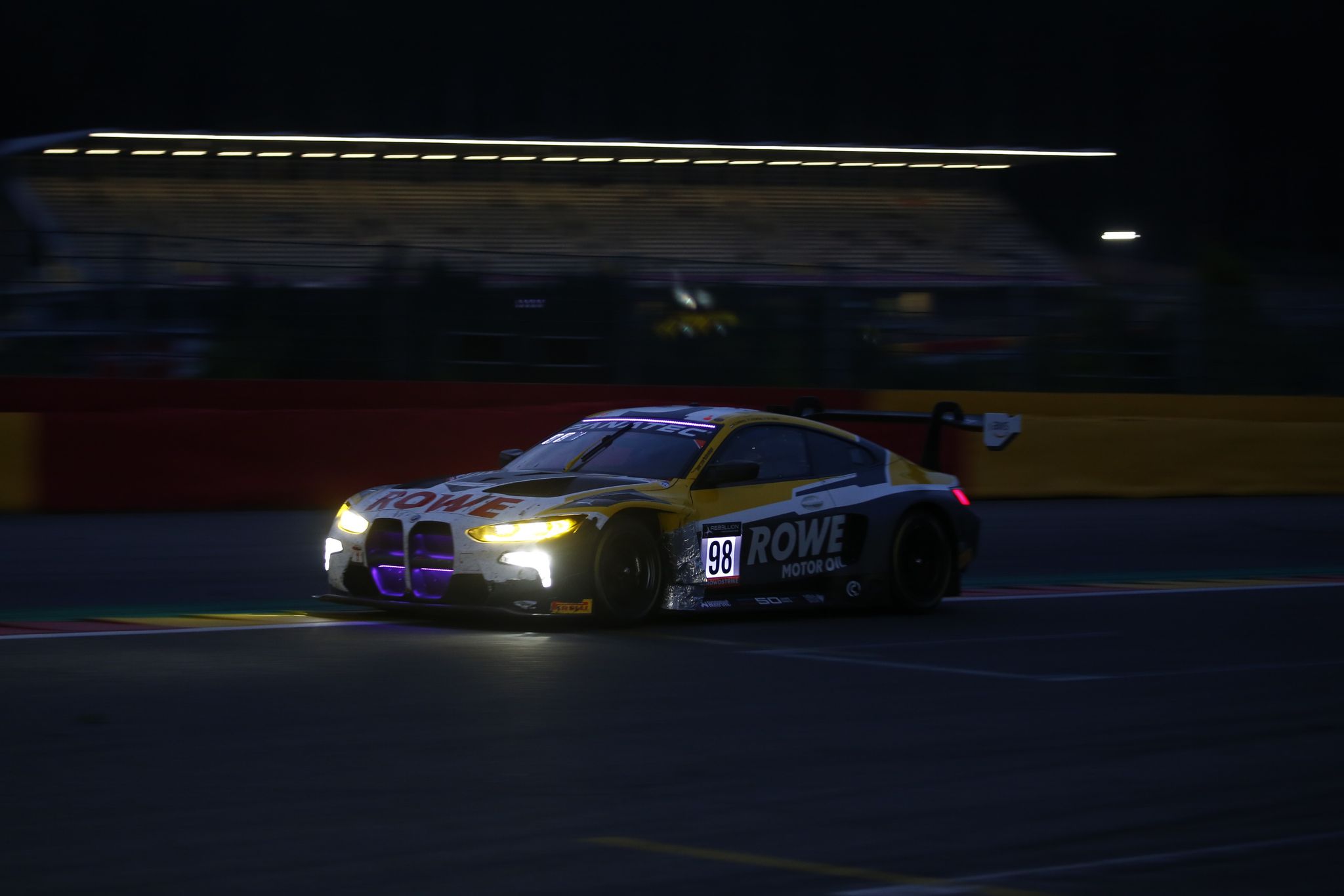 24h Spa, 11h to go:  ROWE Racing #98 conclude la notte davanti a tutti