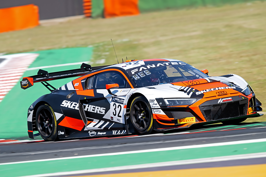 GT, Charles Weerts e Dries Vanthoor salutano Audi Sport