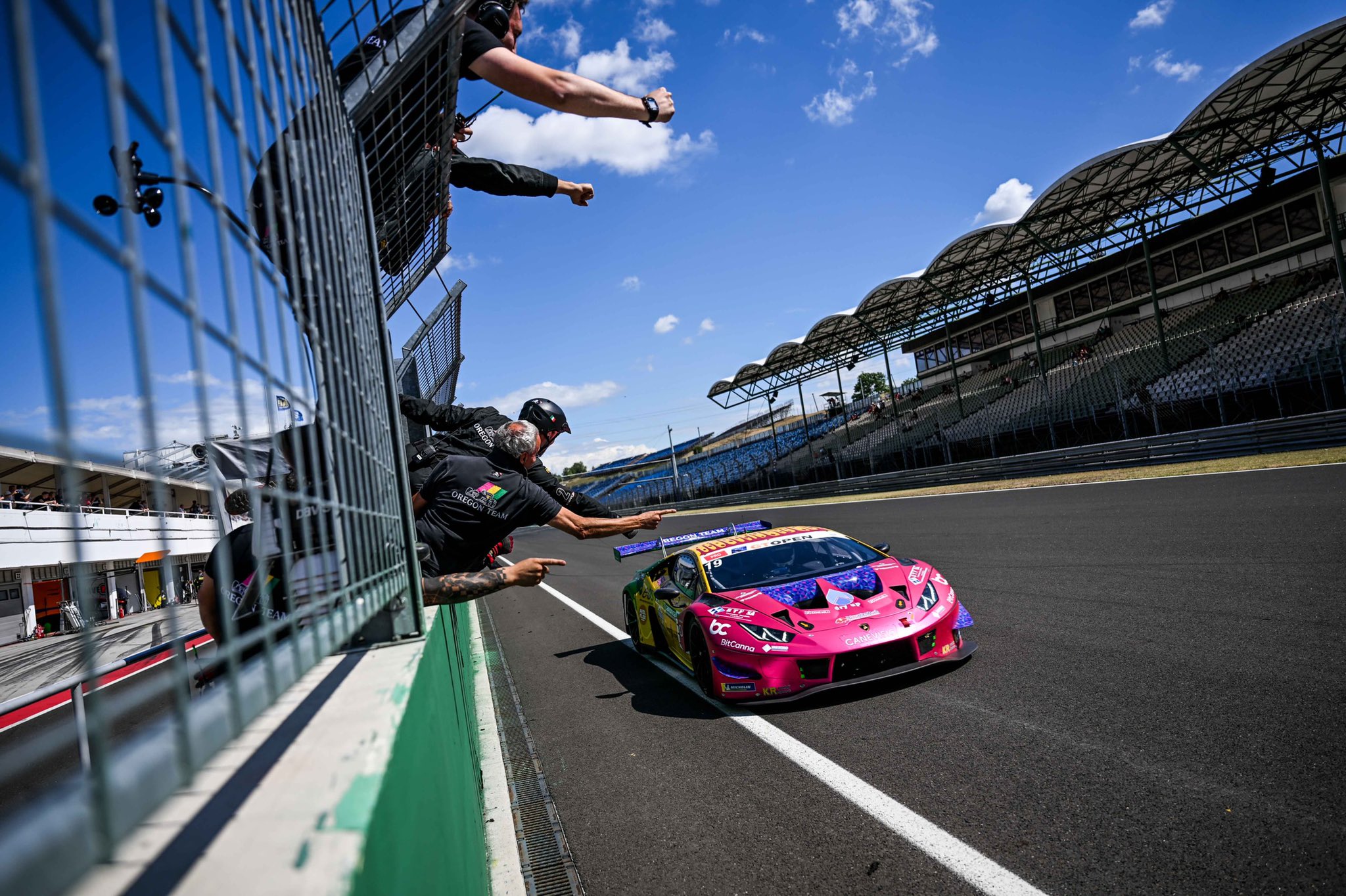 GT Open, Budapest: Mercedes #33 e Lamborghini #19 si dividono il bottino