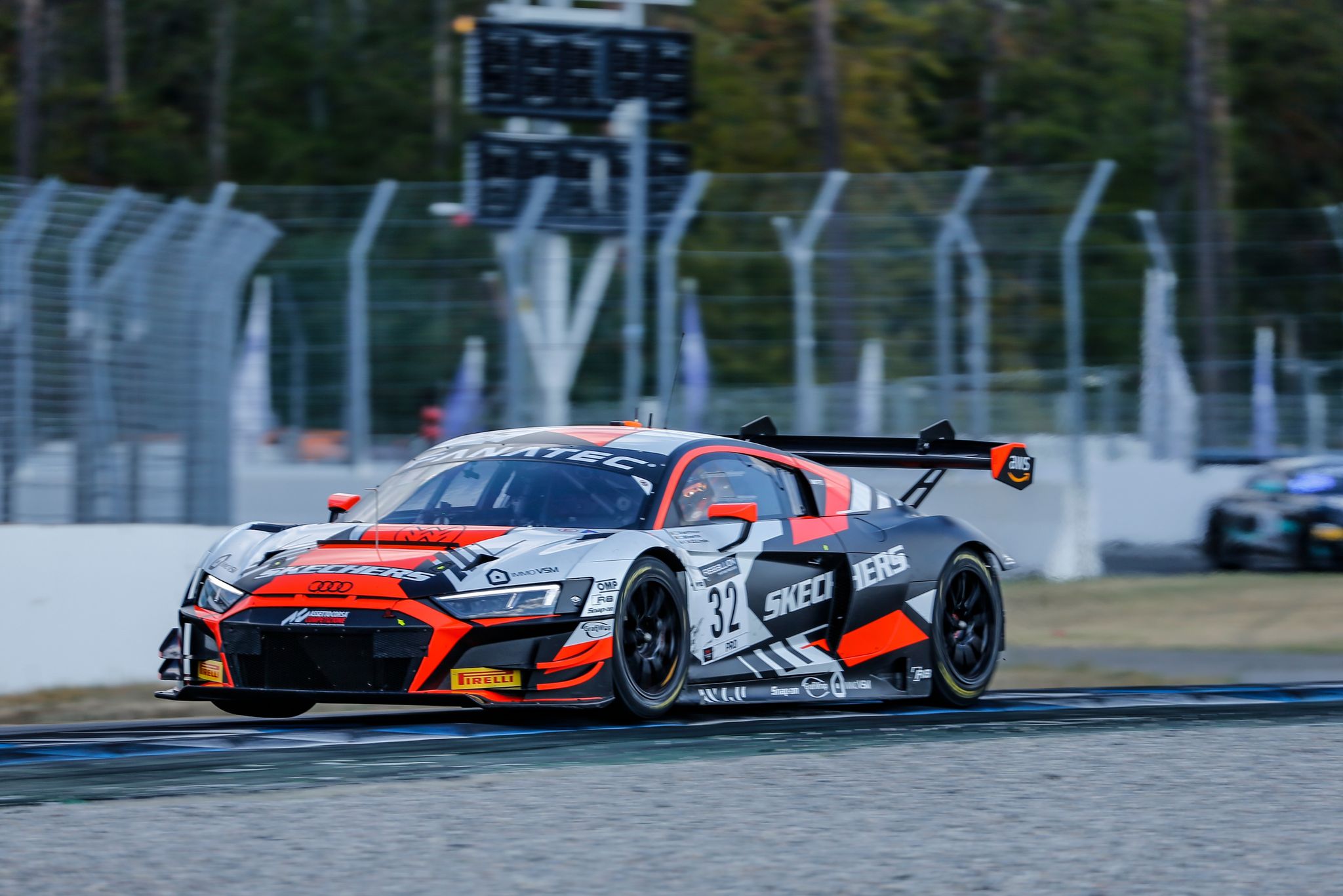 GTWC Europe, primi giri ad Hockenheim: Audi #32 detta il passo