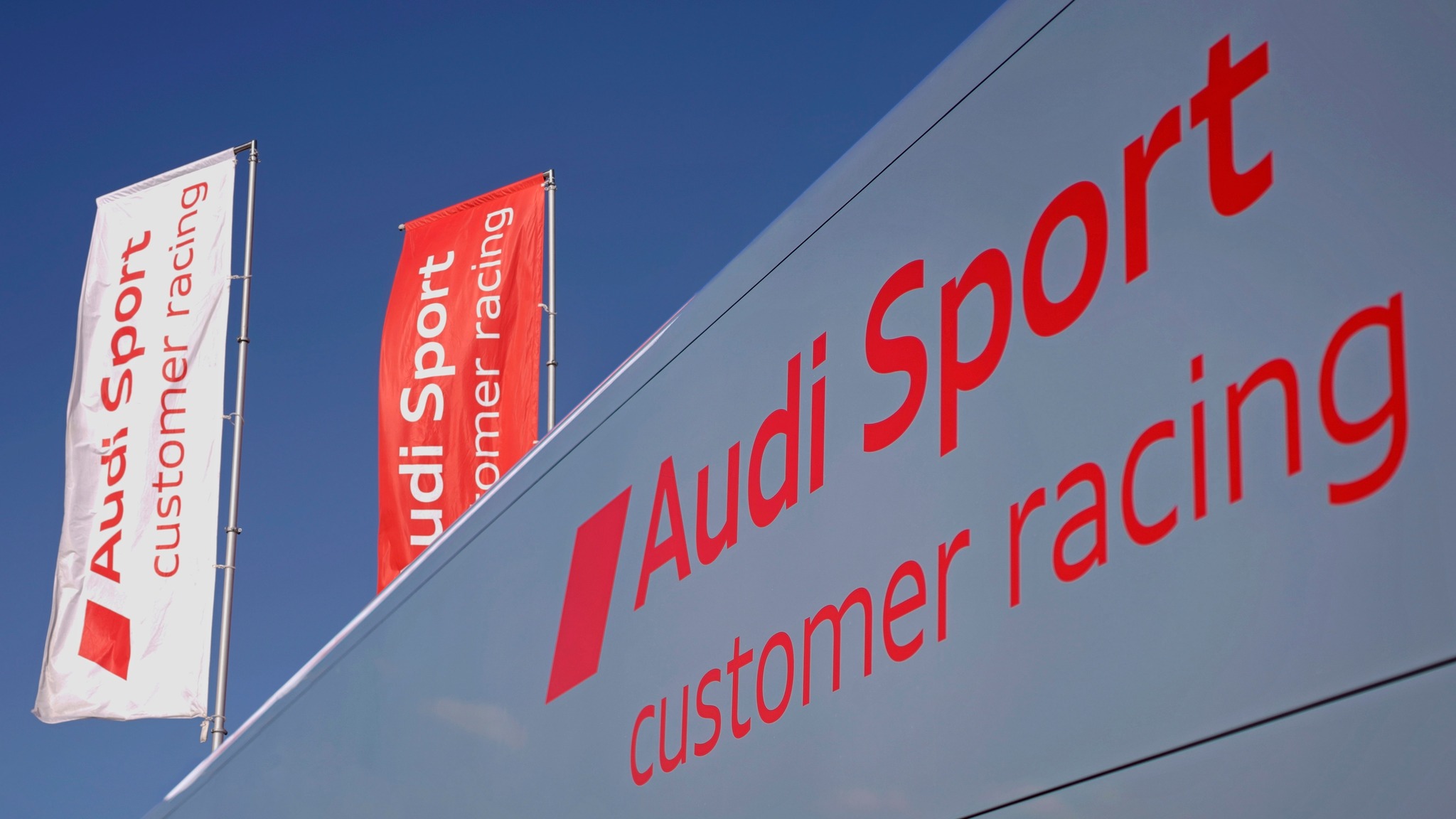 GT, Audi Sport presenta i piloti ufficiali, assente Kelvin van der Linde