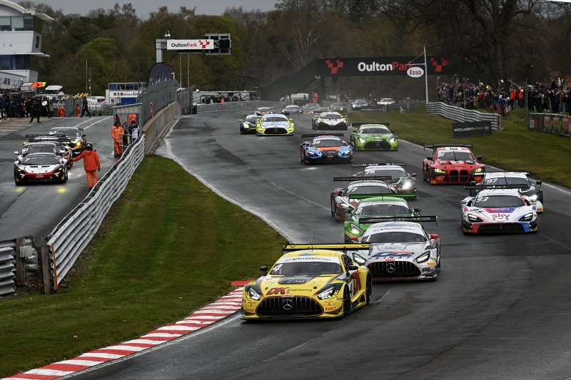 British GT, gli highlights da Oulton Park