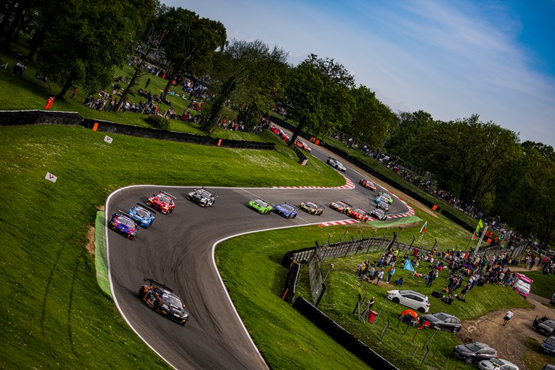 25 protagonisti a Brands Hatch per il primo atto Sprint