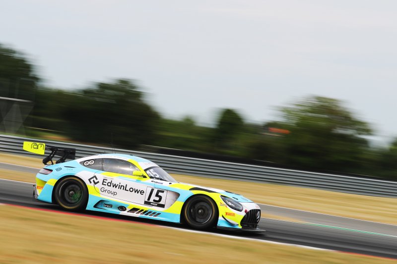 British GT, Snetterton: Lamborghini e Mercedes al vertice