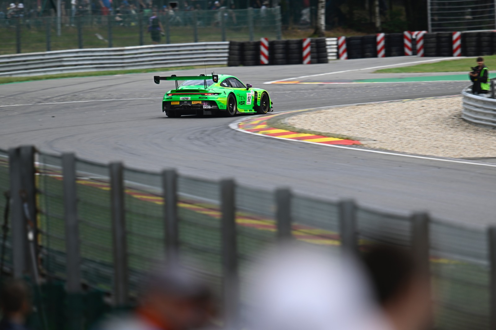 GTWC Europe, 24h Spa a 19h to go: Porsche prende la testa su Audi