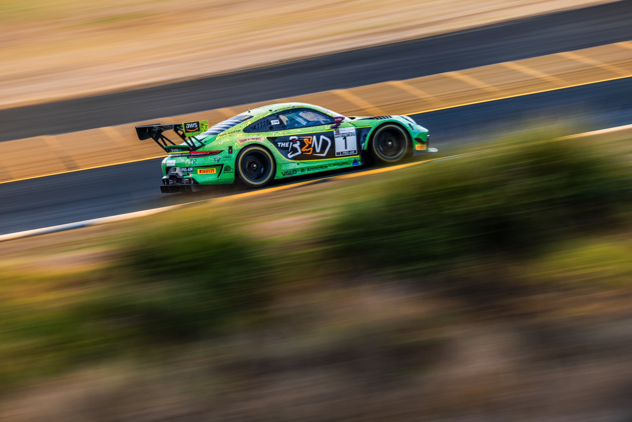 GTWC Australia, Sydney race-1: EMA Motorsport e Porsche svettano su Mercedes