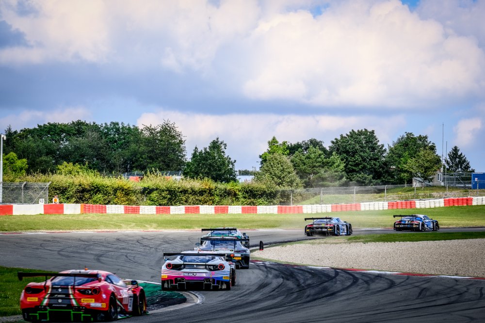 GTWC Europe, 54 auto in pista al Nürburgring