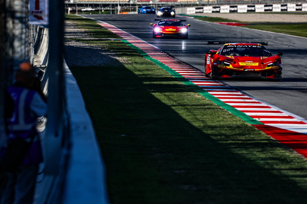 GTWC Europe, Barcellona qualifiche: Ferrari mette tutti in riga, Akkodis ASP Mercedes #88 davanti a ROWE Racing BMW #98