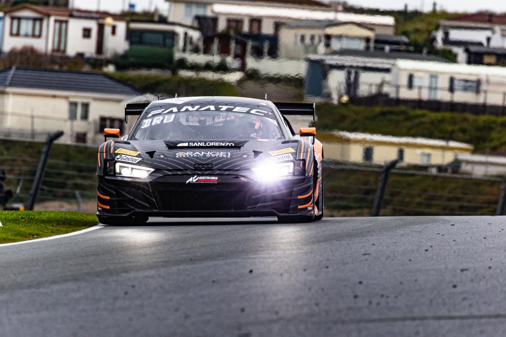 GTWC Europe, Zandvoort race-1: leadership del campionato e vittoria per Drudi/Feller