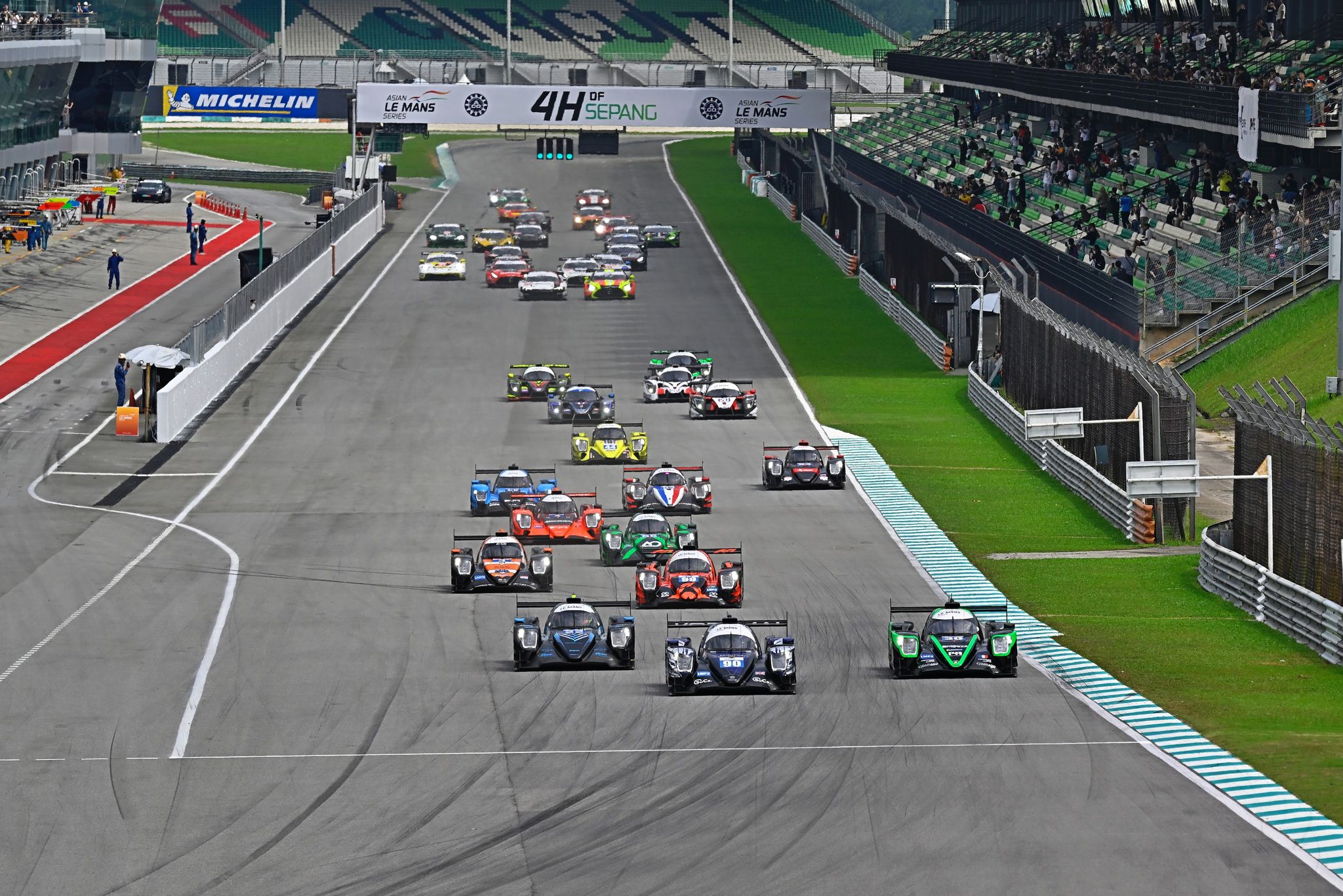 4h Sepang start race-1