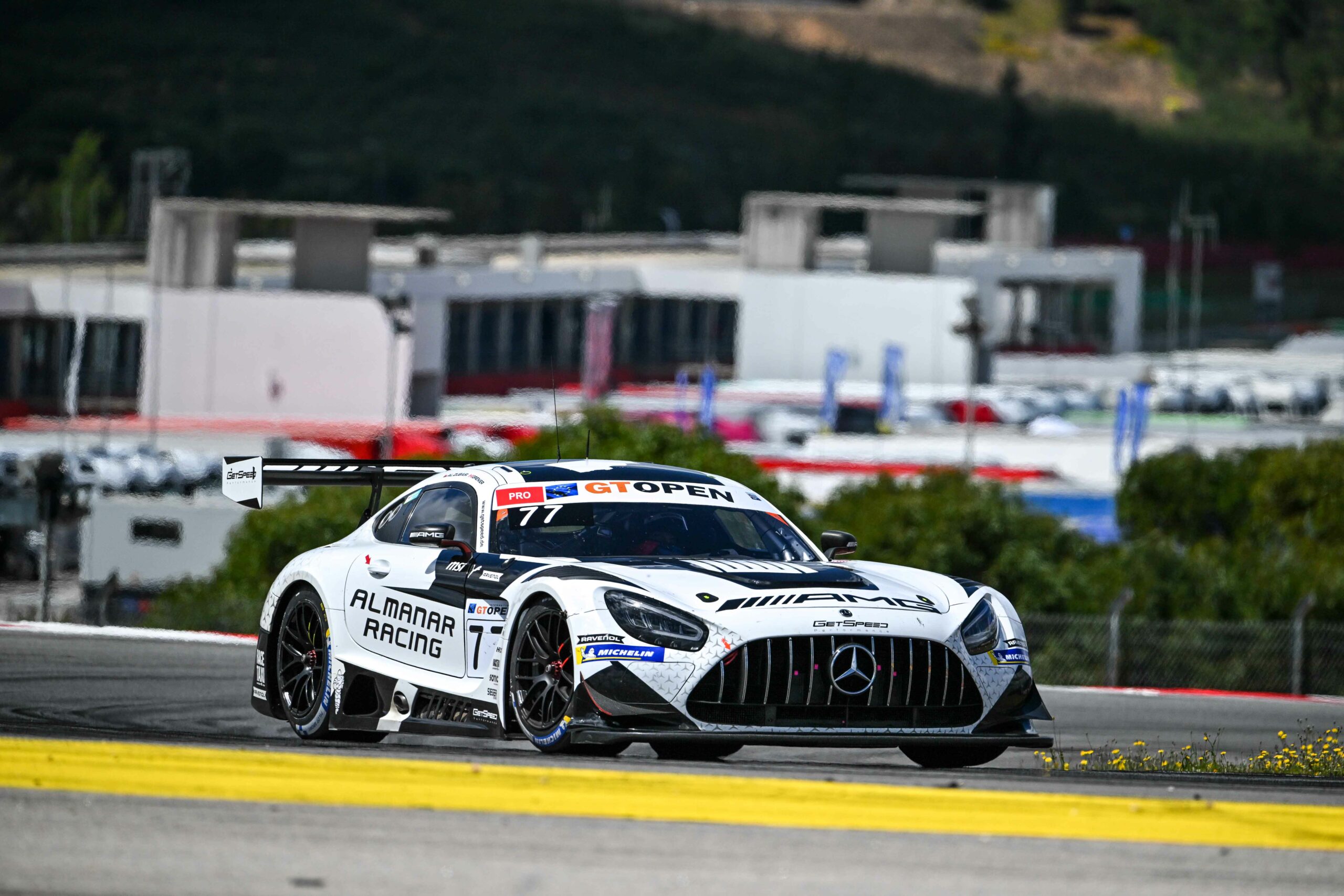 Portimao race-2: Mercedes si conferma con AlManar Racing by GetSpeed #77