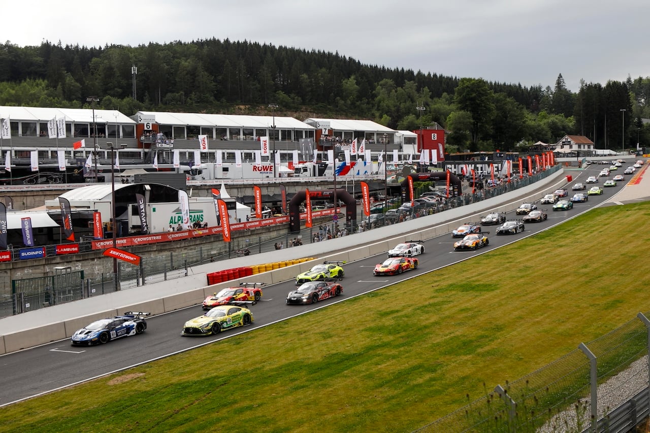 24h Spa, 22h to go: Ferrari precede Mercedes e Lamborghini