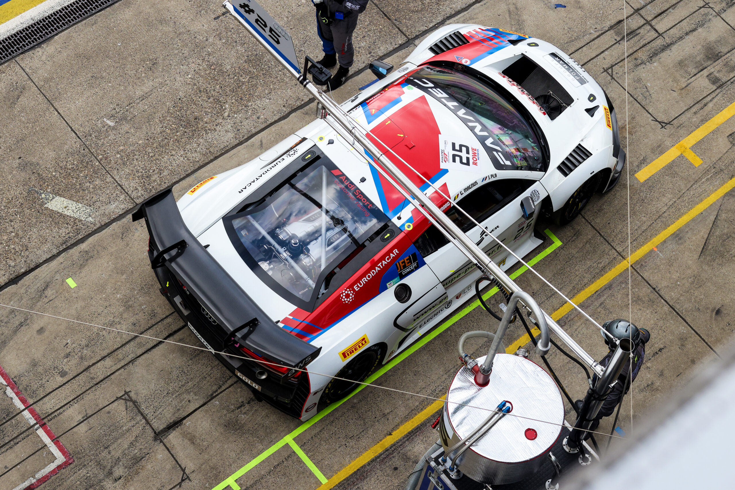 Nürburgring, FP1: Audi e la nebbia protagoniste