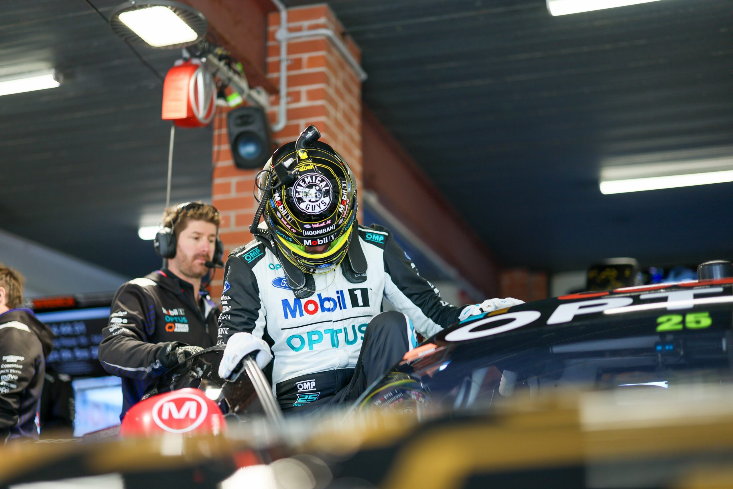 Sydney, race-1: Mostert brilla nella notte