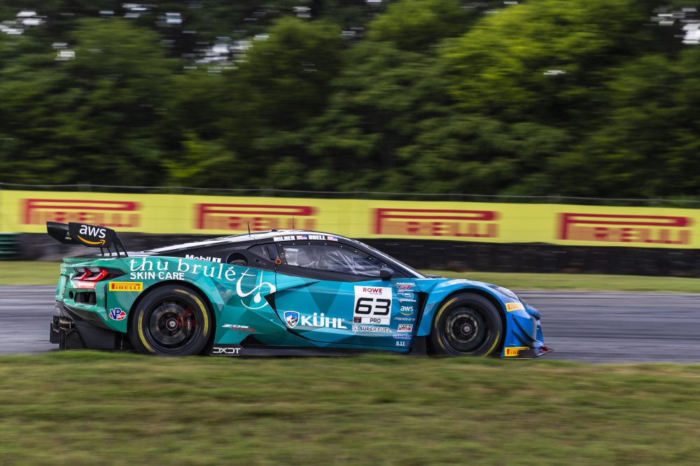 VIR, race-1: Corvette x3