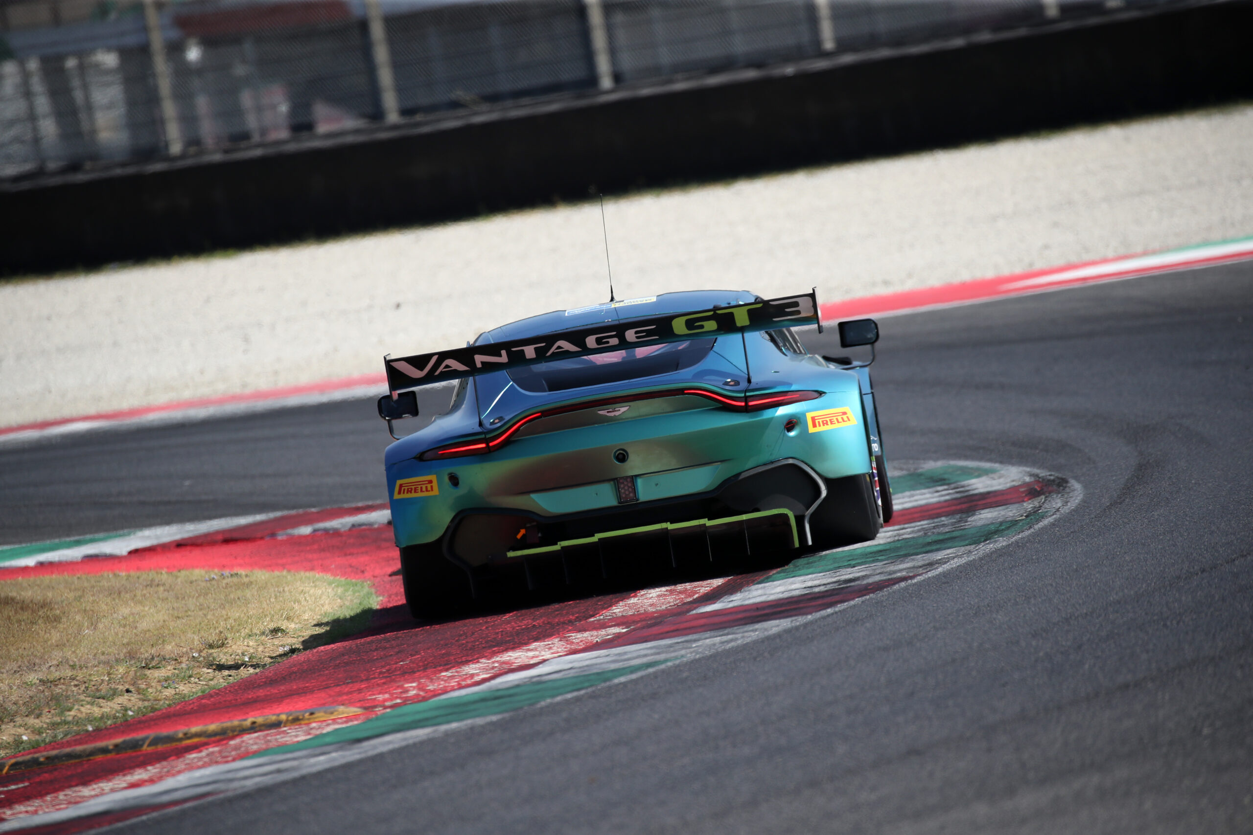 Mugello, FP2: anche Aston Martin tra i migliori