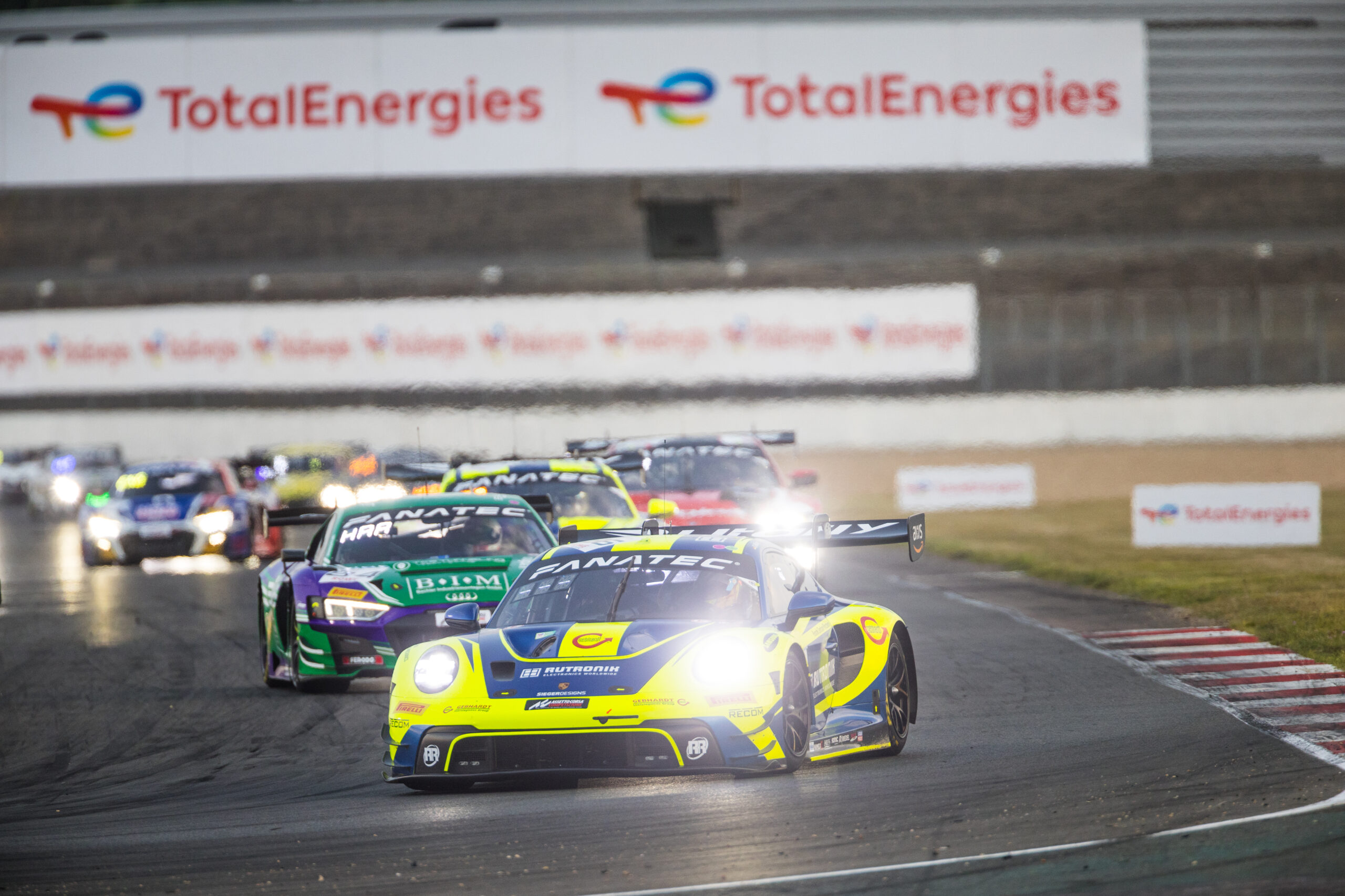 Magny-Cours: Rutronik Racing perde la vittoria in race-1