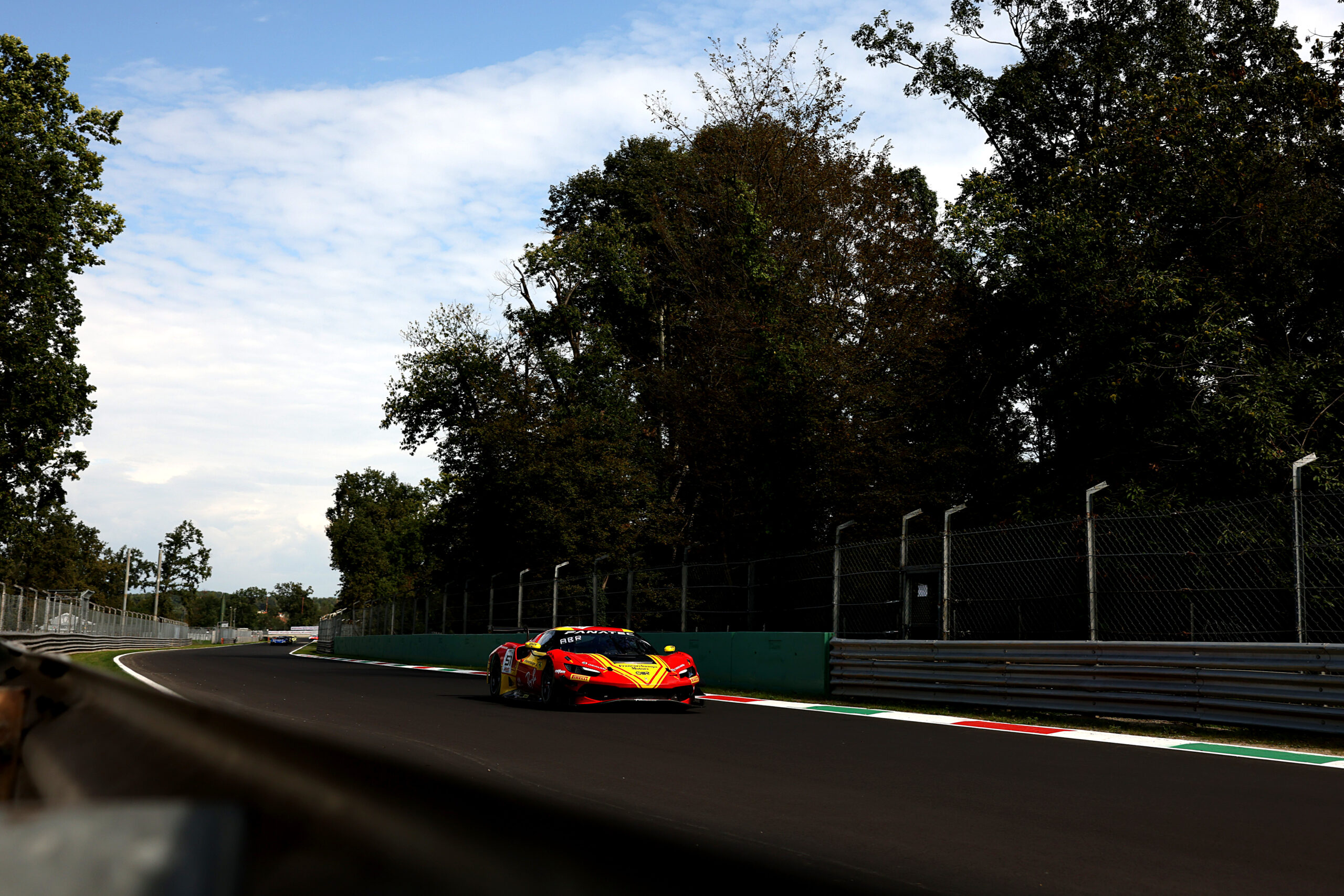 Monza, qualifiche: AF Corse Ferrari #51 in pole