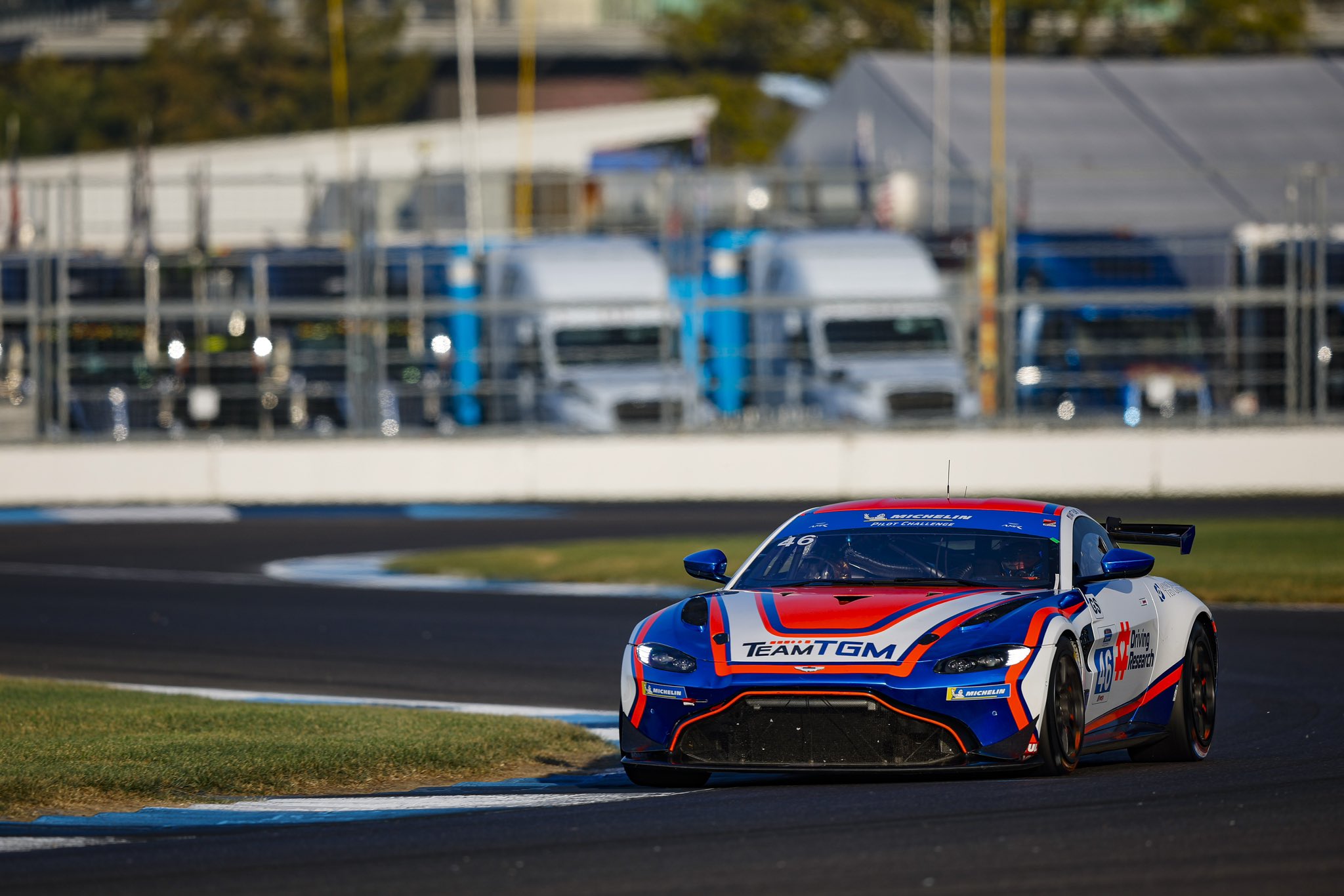 Finalissima a Road Atlanta tra Team TGM Aston #46 e RS1 Porsche #28