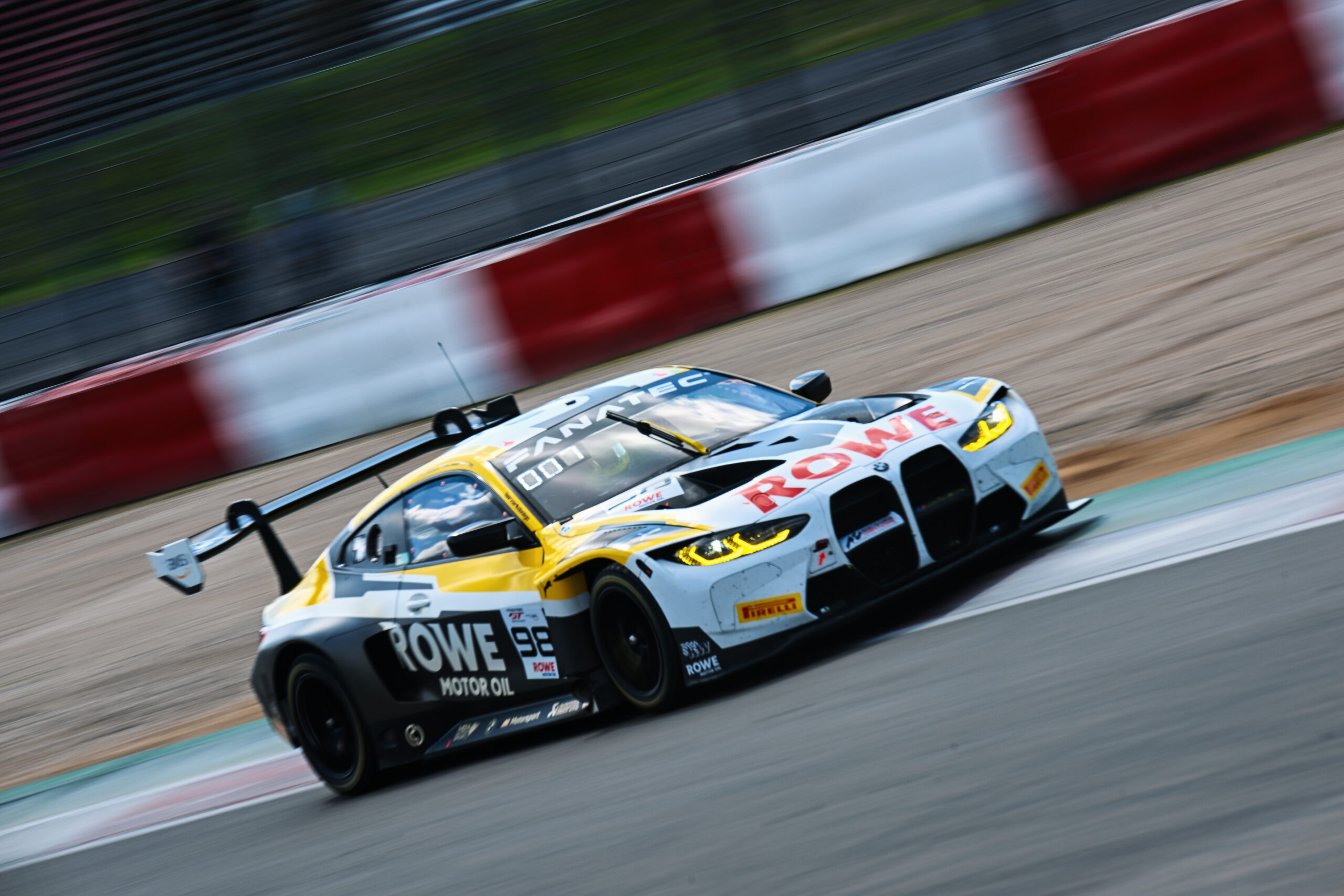 Robin Frijns e Maxime Oosten con ROWE Racing #98 a Monza