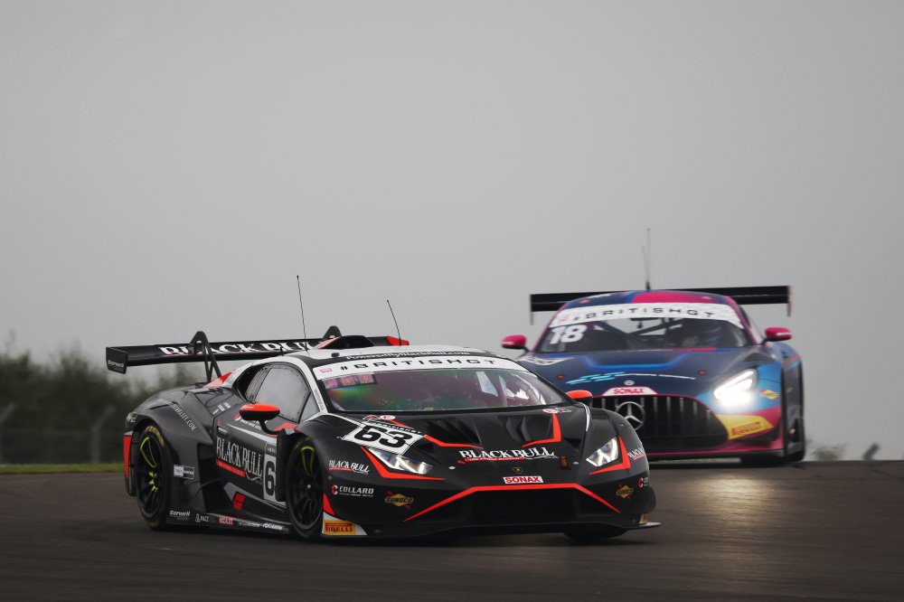 Donington Park, qualifiche: Lamborghini sempre al top