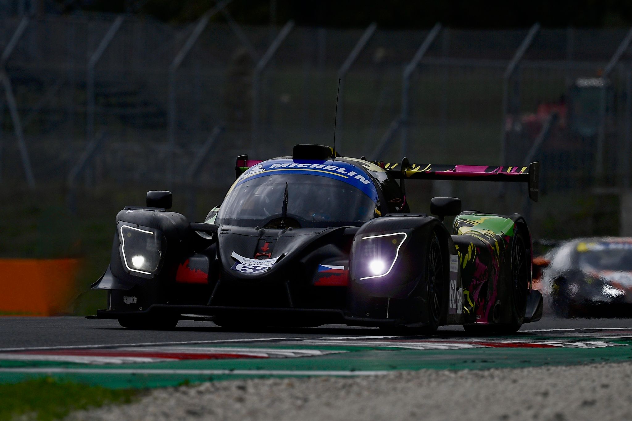 Silverstone protagonista, niente Italia