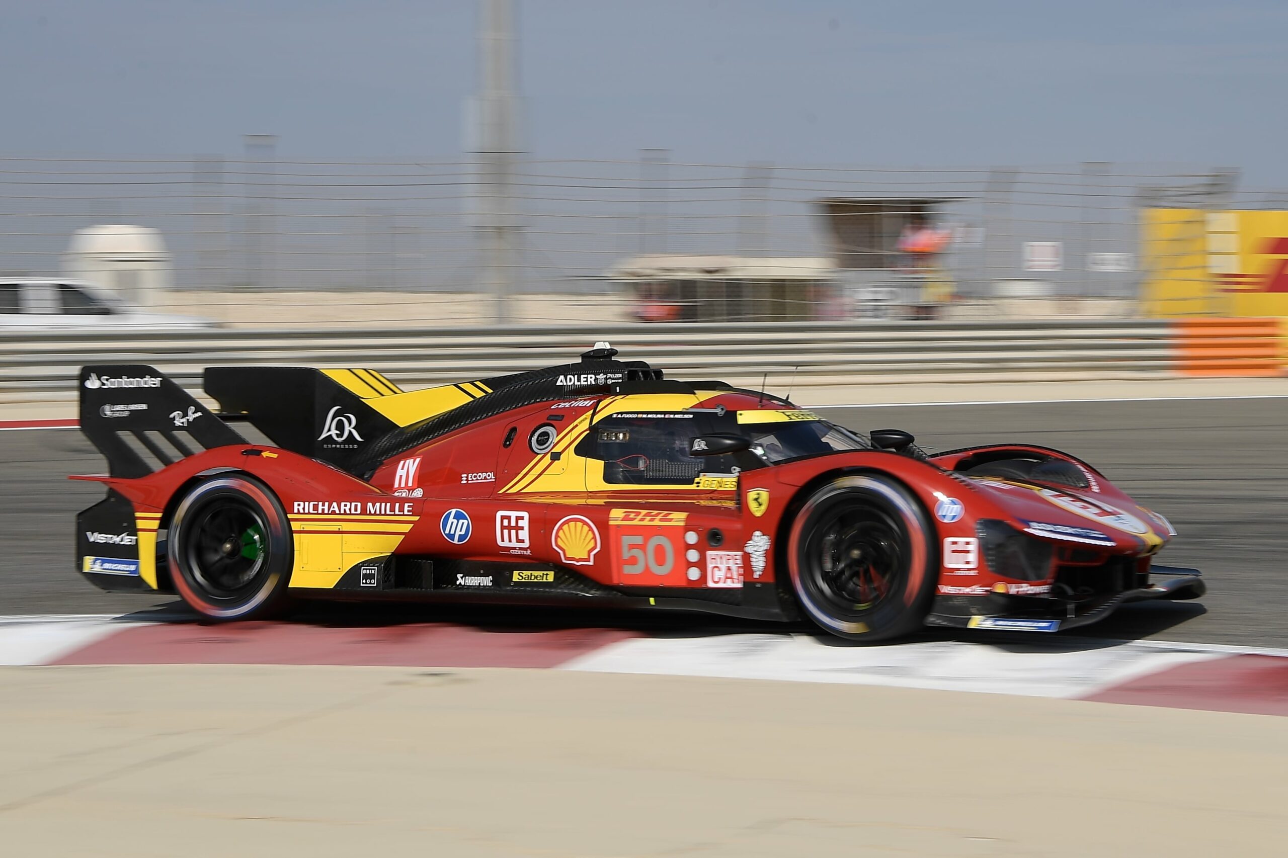 Ferrari lotta in Bahrain, ma non basta